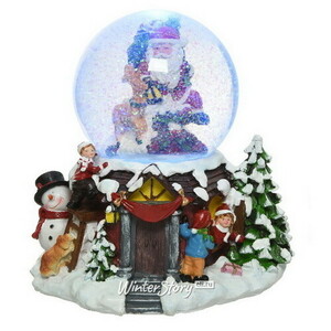 Снежный шар Christmas Fun: Санта 21 см, с подсветкой, музыкой и движением, на батарейках (Kaemingk)