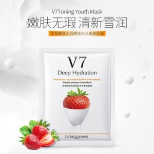 Тканевая маска V7 с комплексом витаминов и экстрактом клубники Bioaqua (арт. 15-1)