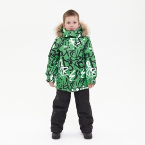КПК1189 комплект зимний для мальчика принт Граффити с опушкой из искусственного меха в комплекте с шарфом зеленый