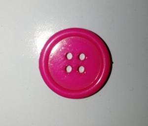 Пуговица цвет ярко- розовый диаметр 2см