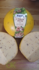 Сыр ЛАРЕЦ с грецкими орехами 50% 0,5кг